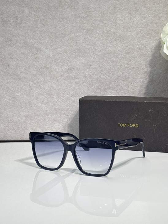 Picture of Tom Ford Sunglasses _SKUfw79761466fw